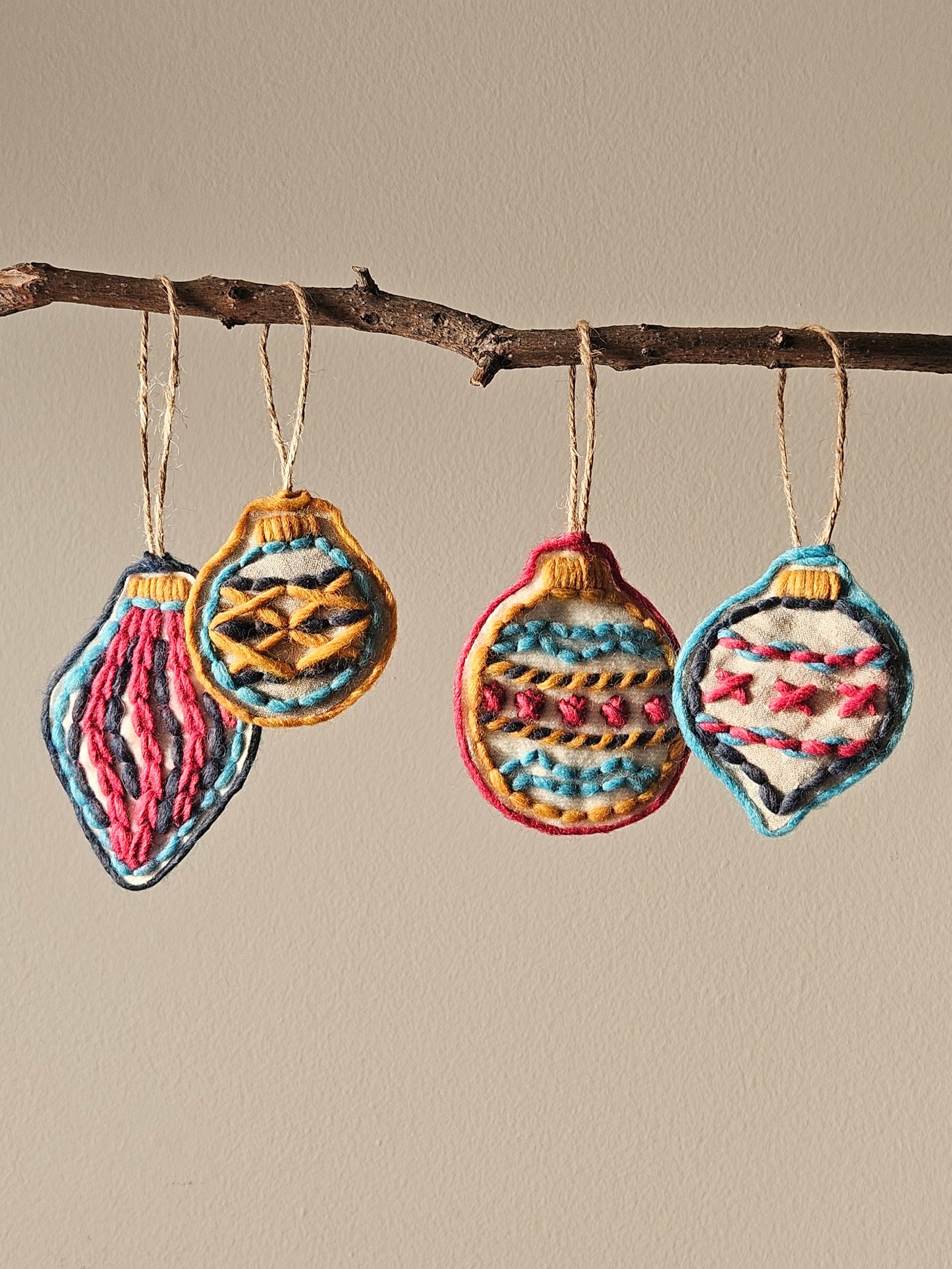 Wool Christmas Decorations (3h)