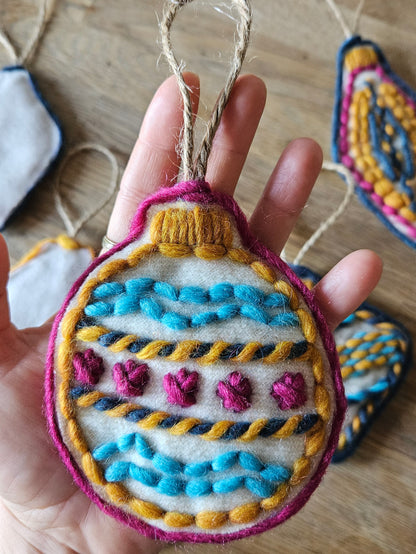 Wool Christmas Decorations (3h)