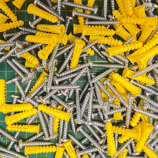 Hang It Right: Picture Hanging & Wall Fixings (2h)