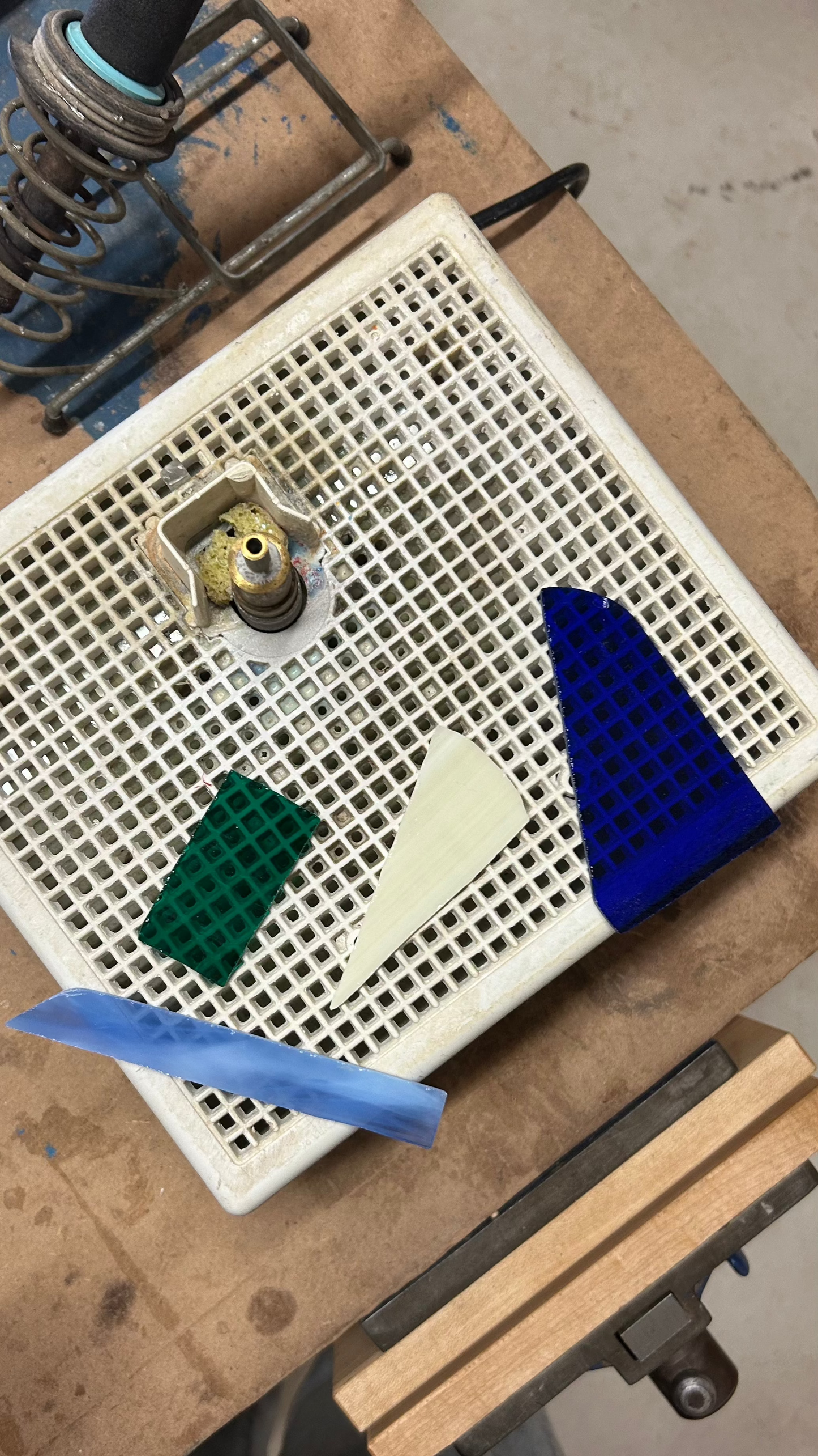 stained glass grinder smoothing edges